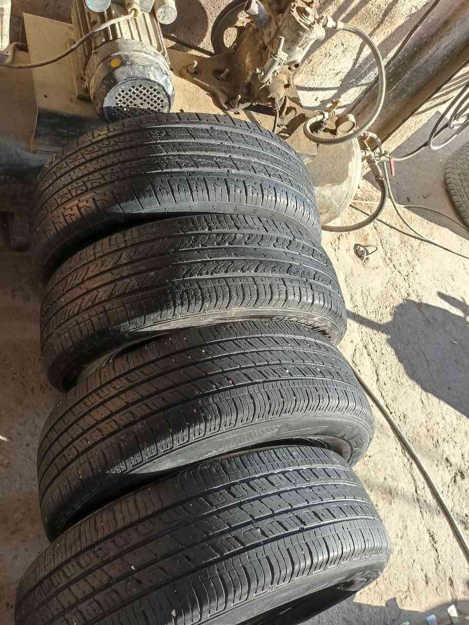 حبايب قلبي الغوالي

للبيع 
تخم تايرات
حجم17
صناعتهن كوريات

قياس 17/65/235

 التايرات: 
تايرات نظافتهن فوك70٪٠
التايرات مابيهن كسر سيم وشرط الفحص كدام عينك

العنوان بابل
السعر120وبيهن مجال للطيبين

***********
***********
وتشرفوني بأي وقت كان
