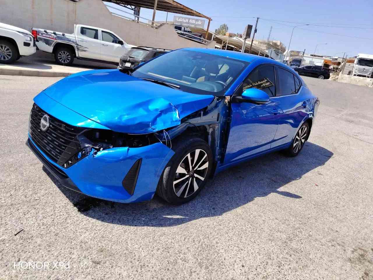 نيسان سنترا SX2025
ماشيه 19000
فول مواصفات فتحه وخمس كامرات محيطيه داخل جلد مشمشي  السيارت فول فول للاستفسار اكثر 
***********
