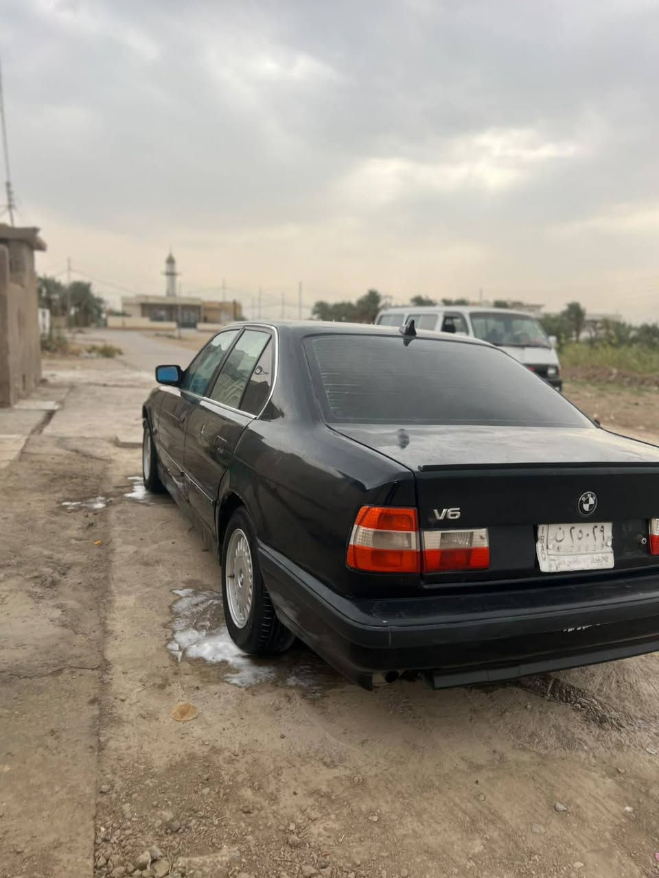 بي ام ٥٢٥ • موديل ١٩٩١ • رقم بغداد