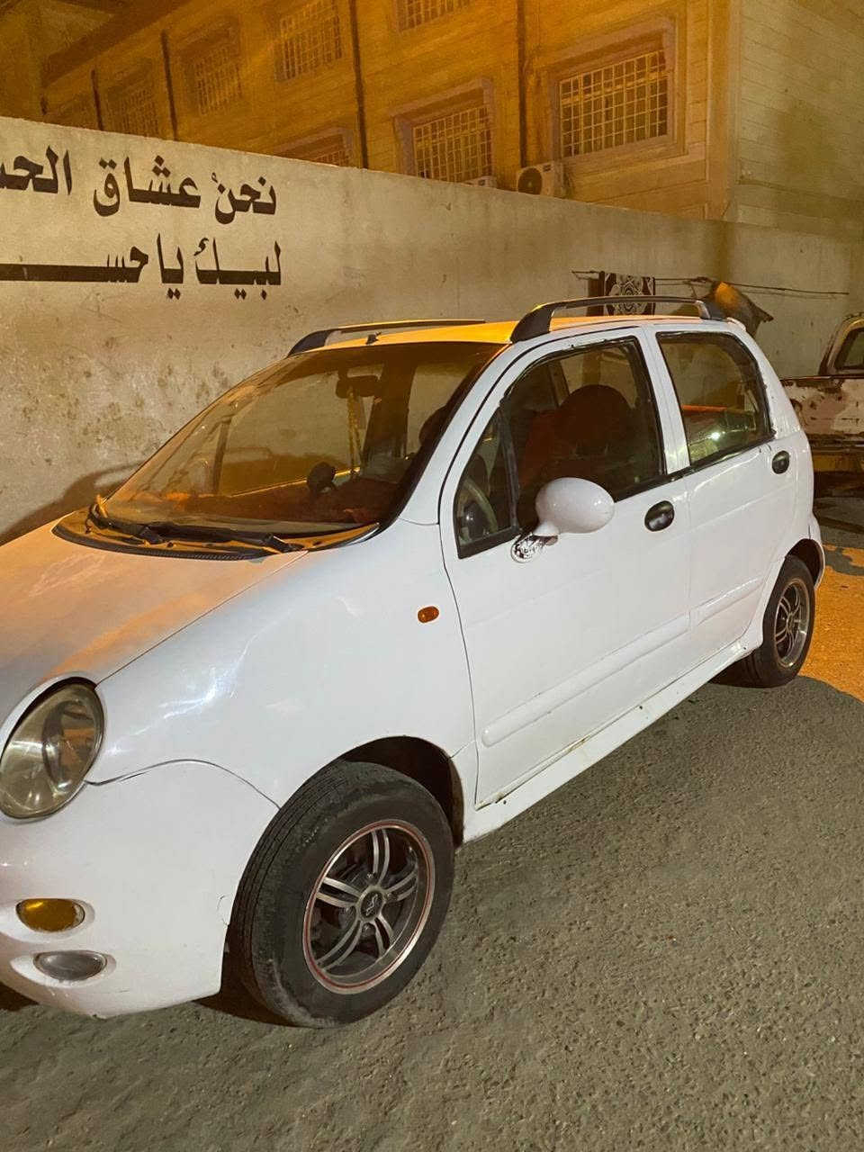 سلام وعليكم سيارة كيو كيو رقم ميسان ومكان البصرة السعر ٢٠ رقم هاتف ***********
