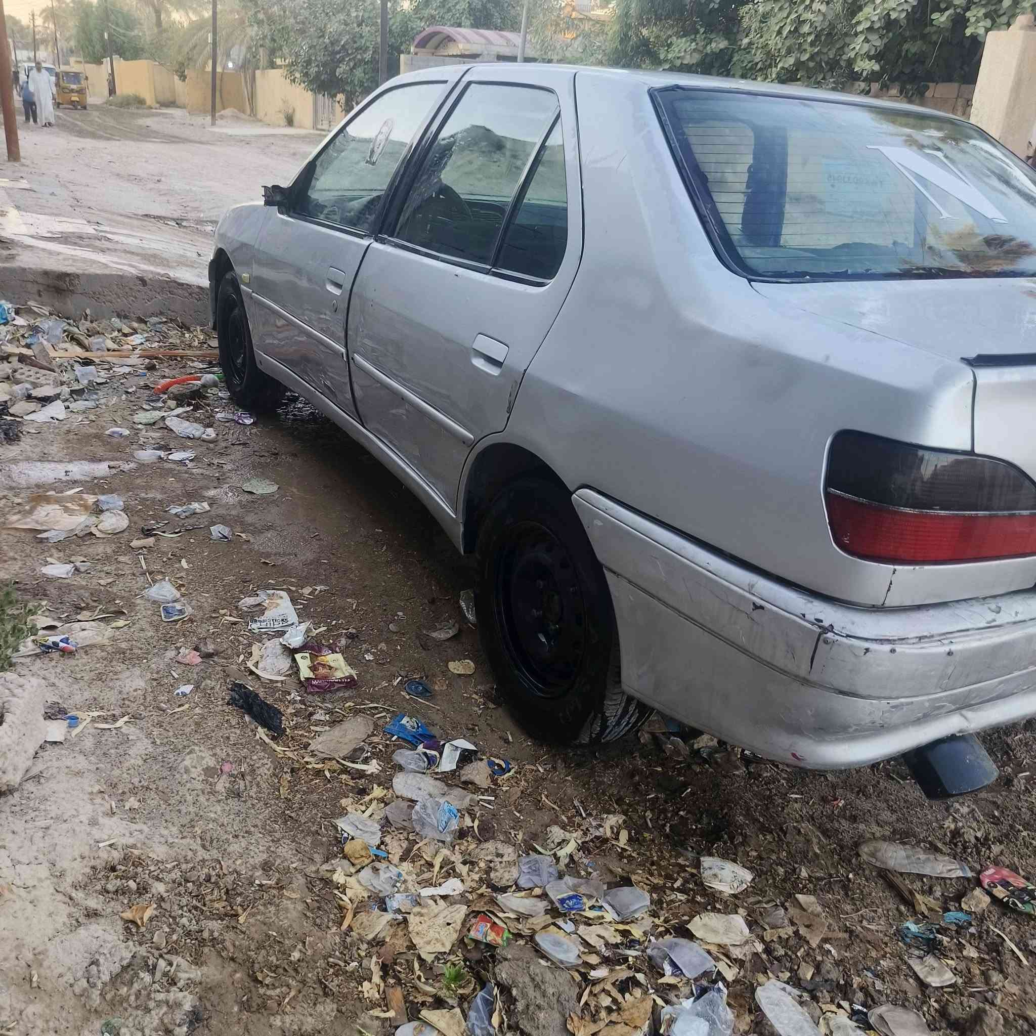 2002 رقم بغداد بدون تحويل يعني ابيع بدون راعي و للعلم راعيها موجود
كير محرك تخم تاير  تبريد شغال سياره جاهزه 
***********
