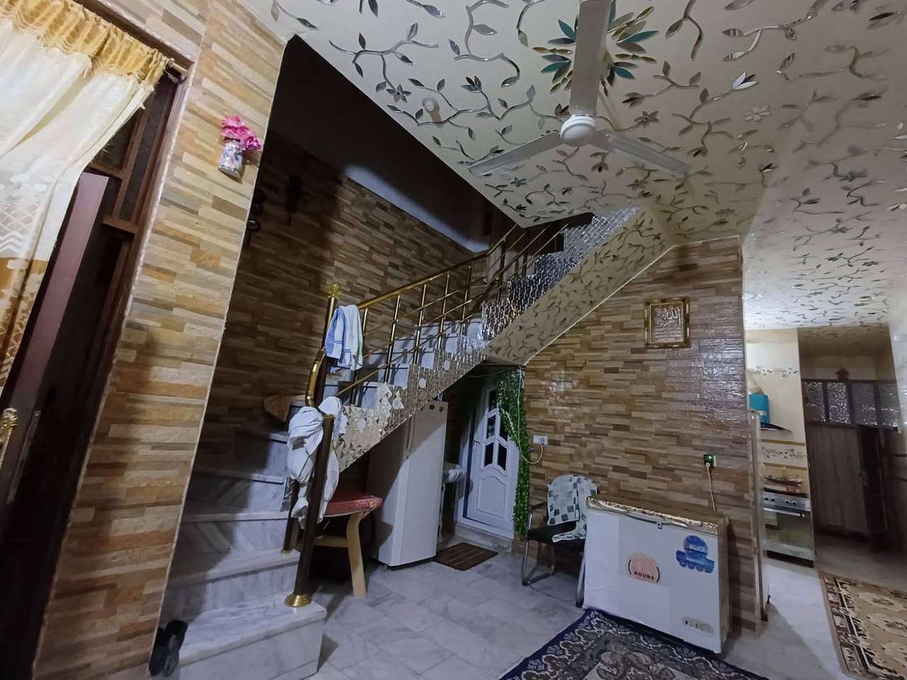 بيت ١٠٠ متر للبيع 
حي النداء بصف مدرسة الفرقان
 غرفة وصاله ومطبخ واستقبال وتخاريج وحديقه باب البيت
البيت بناء جناي مو سوكي
السعر ٨٥ وبي مجال

***********
