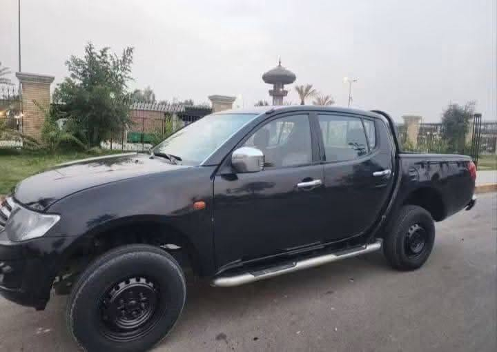 ميسبوشي l200 /2009 / بانزين
كل نقص مابيها جاهزة
صبغ عام بدون ضربة فقط جمالية 
السعر ٧٥ مجال جدا بسيط 
مكاني بغداد / السيدية 
*********** فقط واتساب 
اتصال ***********
