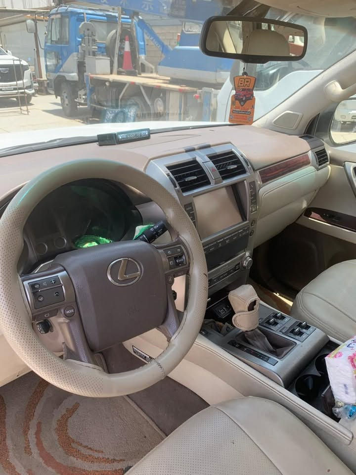سلام عليكم
لكزز GX460 

موديل 2014 بريم بريم اصل باب اول

ماشية 200 حقيقي اصل 

 سيارة على ايد وحدة فقط

مكفولة من صبغ تبديل وضربه 
فقط بارد باب الجنطه

رقم بغداد  بسمي هزة فحص

التواصل على الرقم ***********
مواصفات 

جكات 

شاشات 3 بلاديات

رادار امامي + جانبي

كشنات حار + بارد + ثنين كراسي كهرباء

كشن سايق خزن مموري

اربع كامرات 360 

ستيرن كهرباء خزن + ستيرن تدفىء

اتو بارك تصفط وحدهي

13 سماعة + دمام 

كشنات خلفية كهرباء 

تشغيل عن بعد 

فتحة بل سقف

ريموند شاشات 

اعلى مواصفات بل لكزز فول للاخير 1/1
