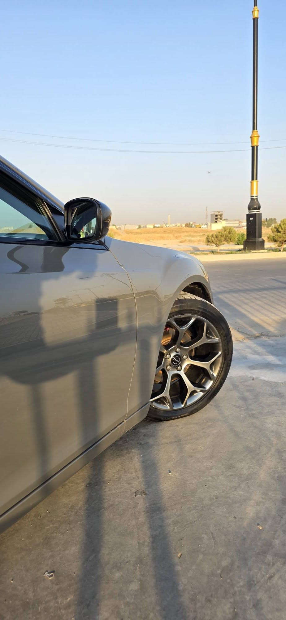 Chrysler S300
سلام عليكم اوباما 2017 للبيع
وارد كندي  سونارها بالمنشور كلير فقط✅️

ماشيه 173mi

مواصفات الS معروفة 
كشنات كهرب + تدفئة كشنات وستيرن ✅️
تشغيل عن بعد✅️
شفتات ستيرن✅️
شاشة جبيره ✅️
كير ماوس 8نمر ✅️
سماعات bose✅️
دمام خلفي ✅️
حساسات خلفيه✅️
وباقي المواصفات مالها معروفة 🤝🏻

سيارة عليها ادامة كامله من دعاميه للدعاميه  يعني مصرف دينار واحد مذب عليها ان ساء اللن
دهونات كلها جديدة ✅️
طخم حدادي جديد✅️
محرك+ كير كفااله شرط الفحص 

سيارة شرط بعد احلى من الصور تجي وتشوف بعينك 

مكاني موصل 
سعر 202 وبيه مجال 
والي تعجبه وماعندا سيارة كدامه بلاش ❤️

***********
***********
