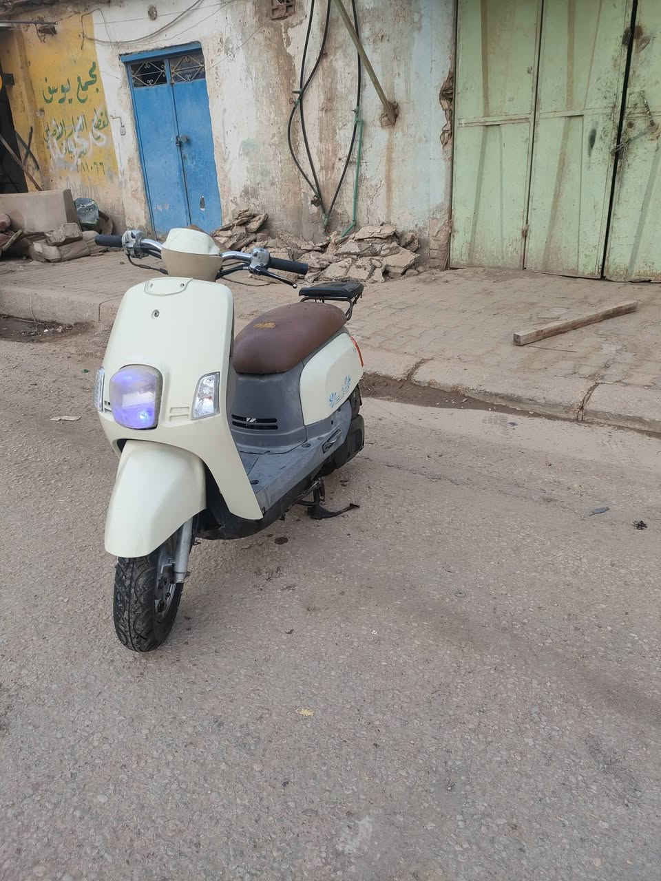 بوليس بلاديه • مختمه • كهربائيات