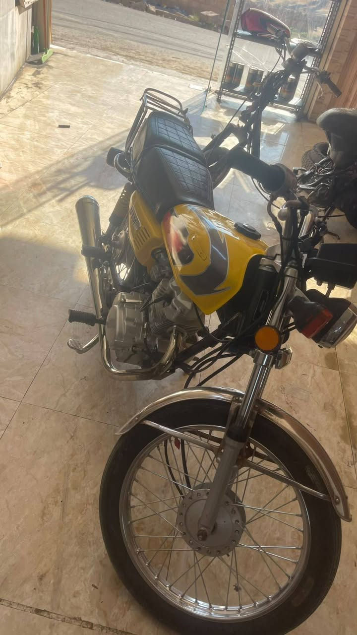 للبيع 
كامله مديل 26
سعر 600وبيه مجال 
اتصل ***********

