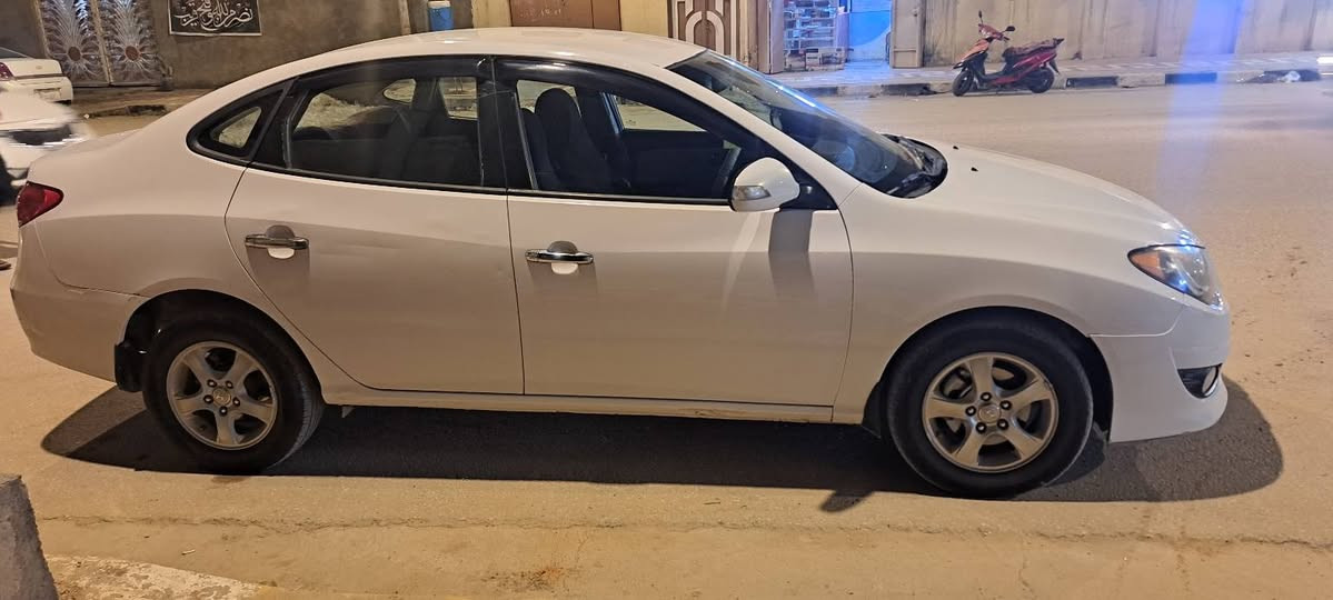 انتره خليجي موديل ٢٠١١
بيها ٣ قطع بدون دواخل 
مكان نجف مناذره
***********
