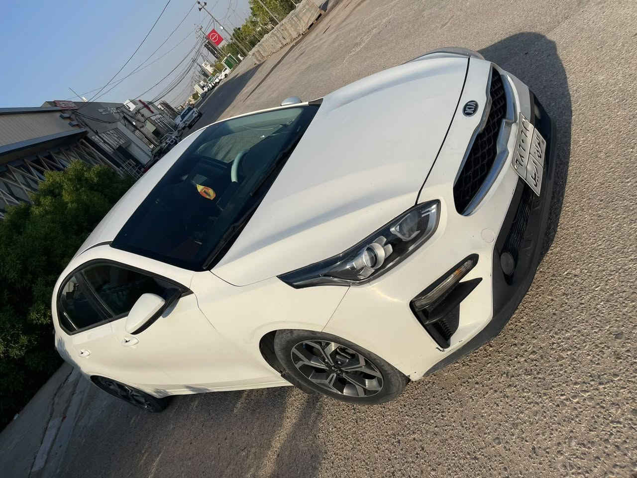 السلام عليكم 
للبيع كيا فورتي مديل 2019  مكينه 2000 دوش كير AT المرغوب باسم كردي كير مكينه حداديه تخم تاير السياره جاهزه من كلشي بيه جاملغ وبنيد صبغ حادث امريكا وبيه ملاون بالتكمه شويه اب 120 بيه مجال 
للاستفسار اكثر (***********)
*********** النجف, العراق
