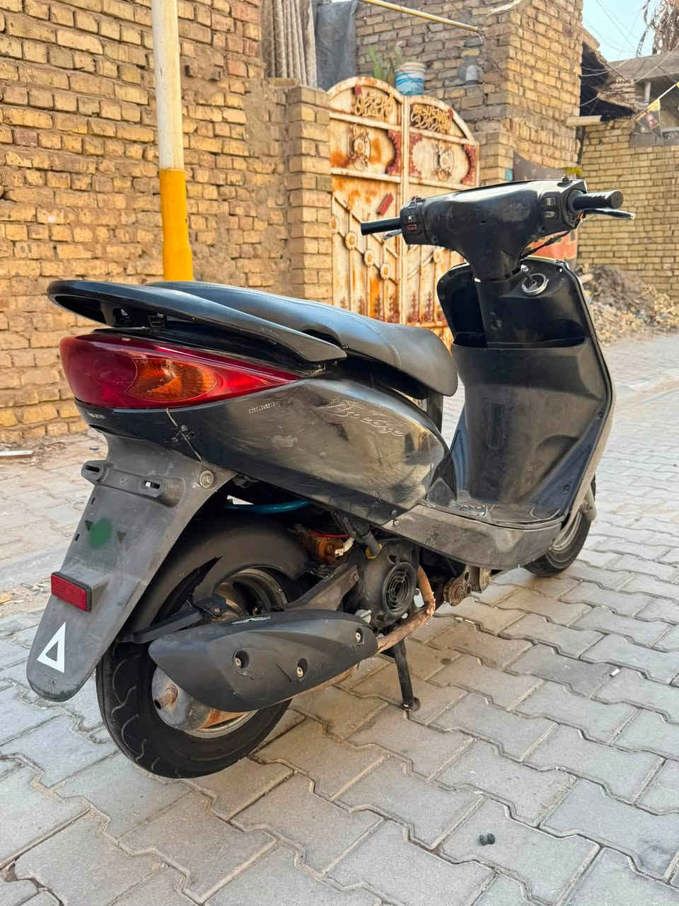 بريز لايت جوه 
دراجه نضيفه مكينه ناعمه ع ايدي ماخذها 
كفر مختم كامله ما نقصها اي شي كهربائيات كامله 
تخم تاير جديد و جدادتها ونضافتها كدامك تجي تشوفها نفس الصور بالضبط كله كدامك سعرها مناسب
 
مكاني حي اور 

اي استفسار  ***********

