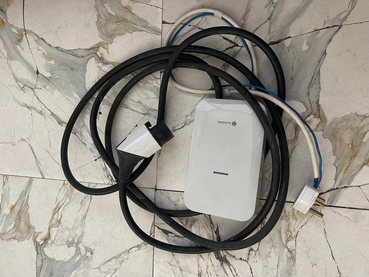 شاحنه ام اليرث BYD اصليه سعرهه 125
كاعيات حوضيات يرهمن عله كل البيوايديات 45الف 
مكان بغداد ***********
