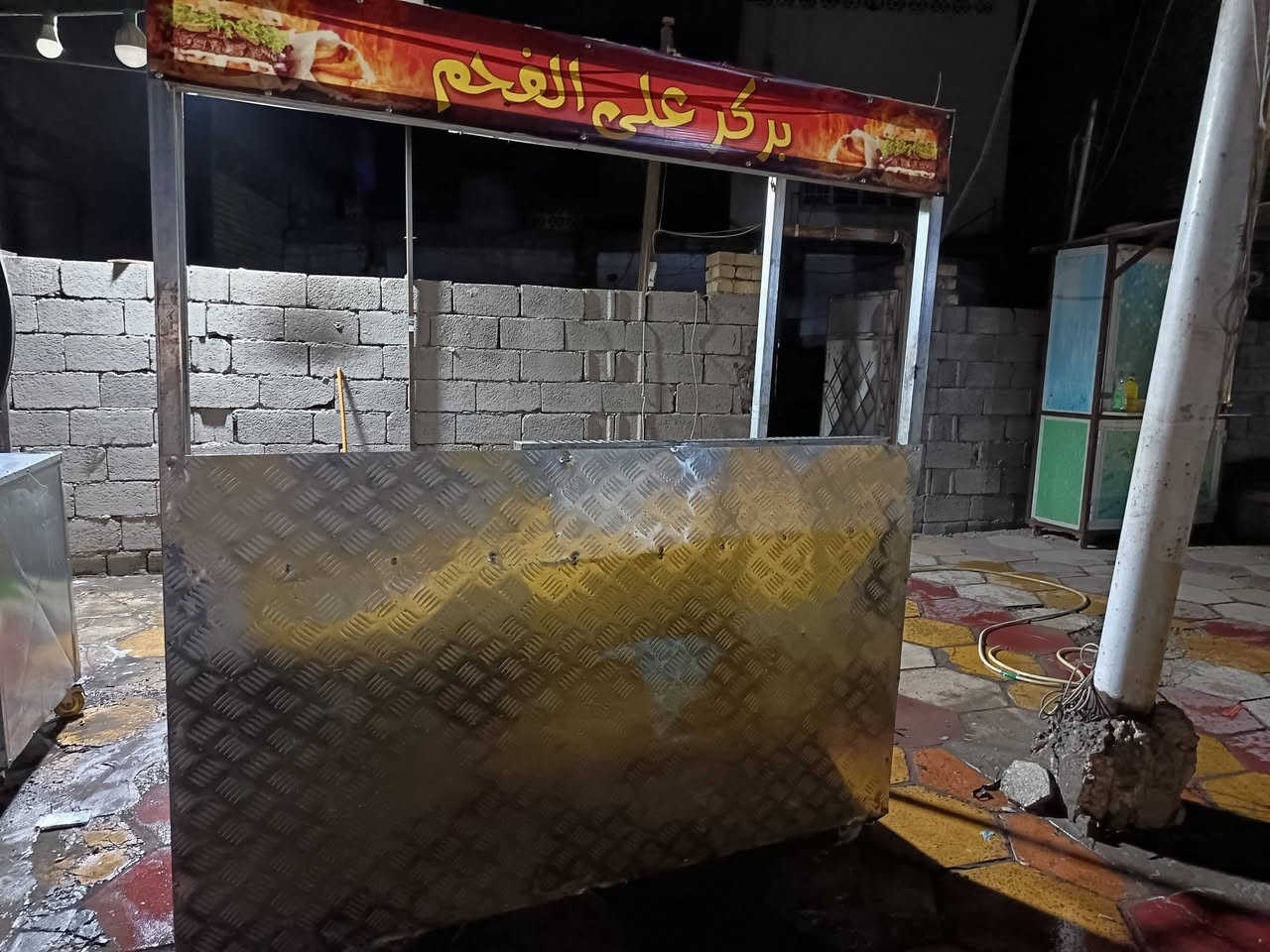 غراض مطعم للبيع شلعة وحدة و عندي بعد شيش كص و الستاند و انجاين و بلانكات و سجاجين مال كص و مستحد برازيلي و تختة ثرم و سجينة منشار جبيرة و مصفي و نواعم هواي وياهن مكاني بغداد البلديات و بسعر مناسب شراي اتصل على هذا رقم و و اتساب موجود ***********
