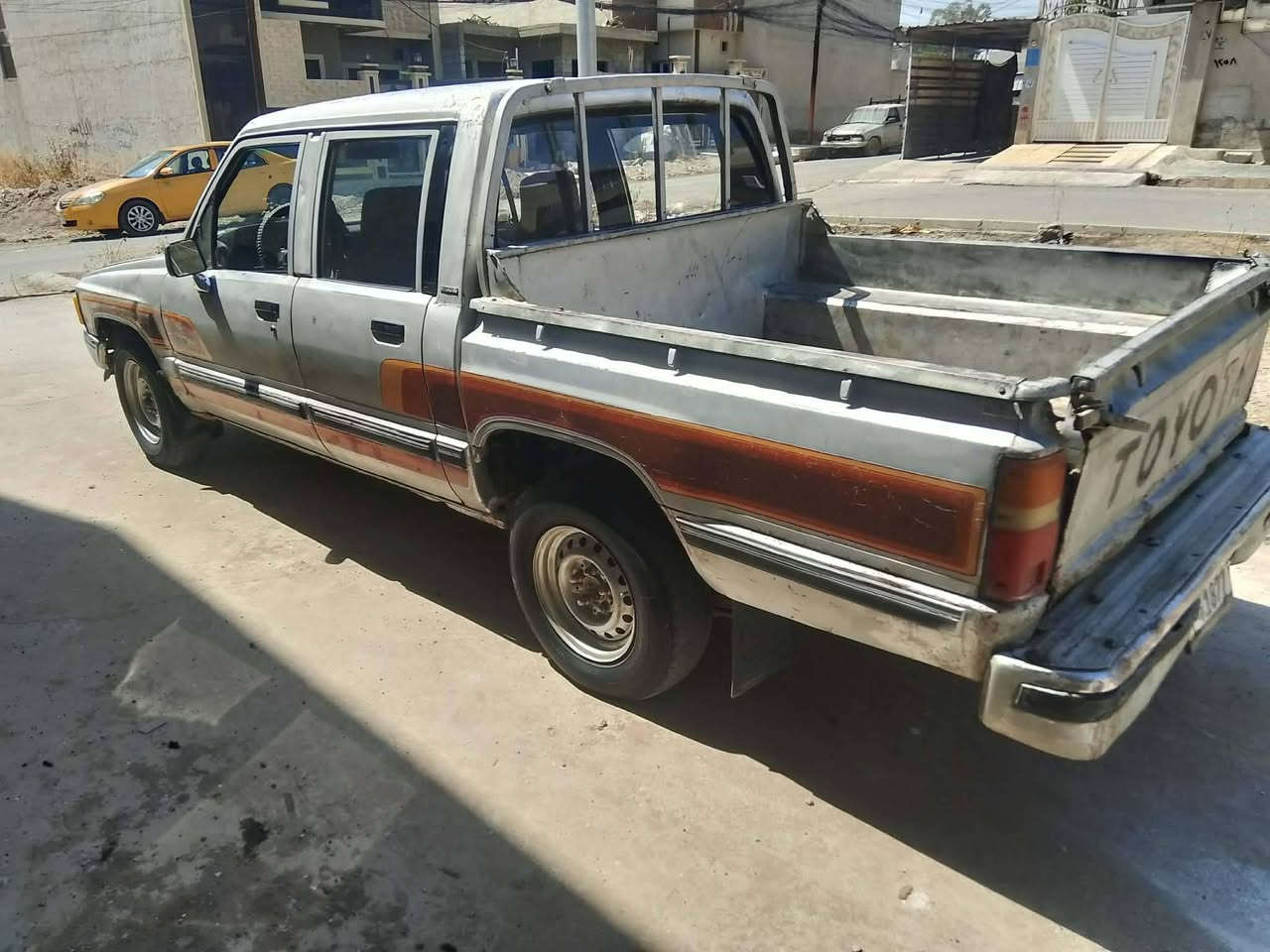 مكلف بل نشر
تيوتا موديل 88 رقم نينوئ انكليزي سنويا جديده شرط تحويل محرك كير اكسن شرط شاصي شرط صبغ عام سياره يعوزها ترتيب سعرها 44 وبيها مجال مكان سياره موصل حي سماح***********7517782665

