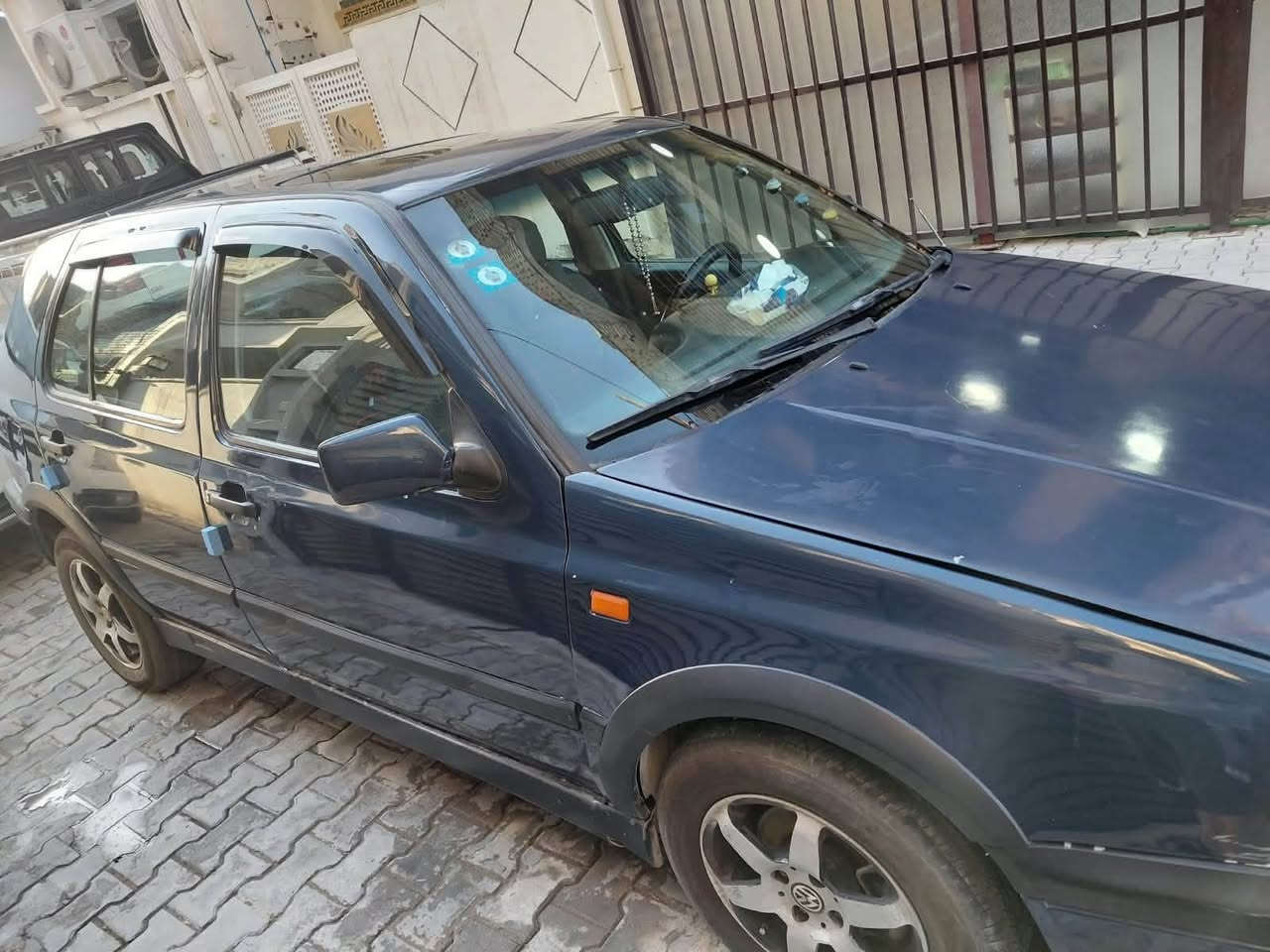السلام عليكم 
كولف 1992
محرك 2000
كير أوتو 
فتحة سقف 
تبريد 
تخم تأير جديد 
ويل رياضي 
مصبوغة جديد 
رقم بغداد بسمي تحويل مباشر 
السعر 44$
مكان بغداد حي العامل 
***********
