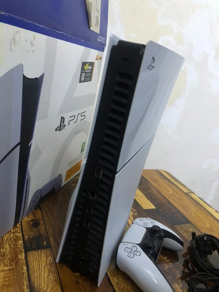 بسبب الظرف
نزلته لل825 

Ps5s
نظيف الجهاز كامل ملحقاته
ماخذه من تي موبايل
مكاني بغداد / ابو غريب
الرقم/***********
