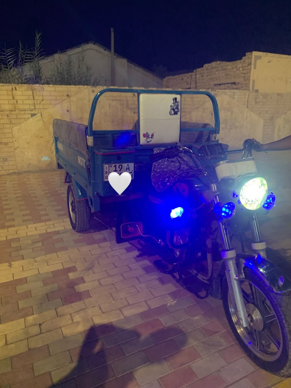 السلام عليكم  للبيع موديل 23ومحرك
24نضيفه وشوفت 

سنويه وأرقام الواح موجوده وباسمي *********** استفسار خاص مكان كربلاء اطوريج
