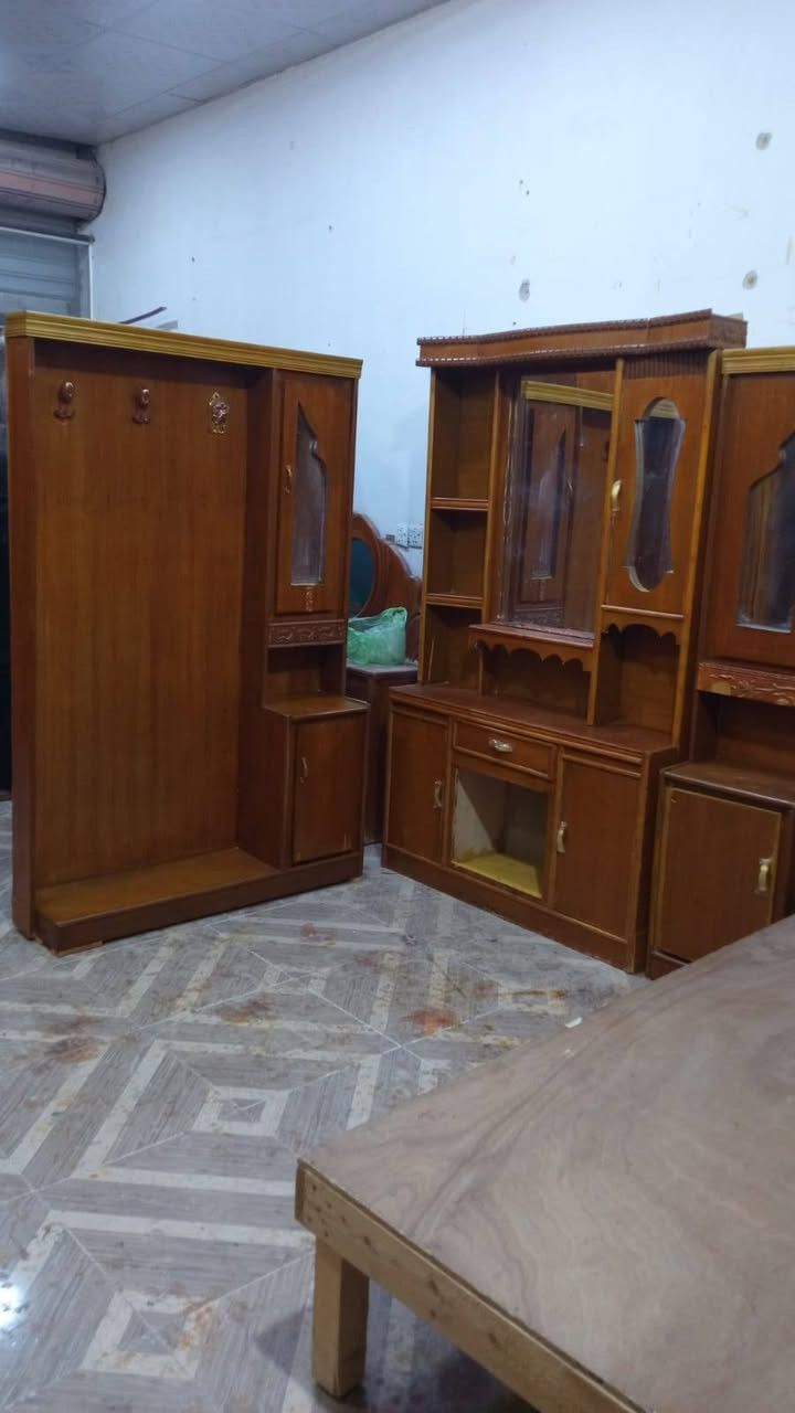 غرفه حطاطه السعر 550 وبيه مجال العنوان الرمادي الزراعة قرب الجنسيه الموحده ***********
