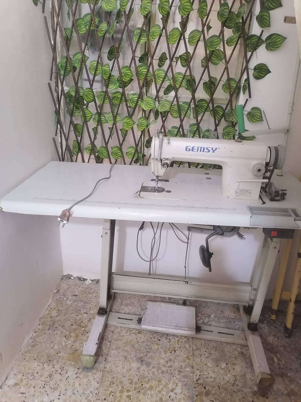 السلام عليكم ماكينه خياطه النوع جمسي رجالي جاهزه مع الميل شغاله اشتريتها للاهل وما يعرفوا لها اللي تريده يتصل ابو خيره ويتدلل السعر 160 مكاني نجف‏‪***********‬‏
