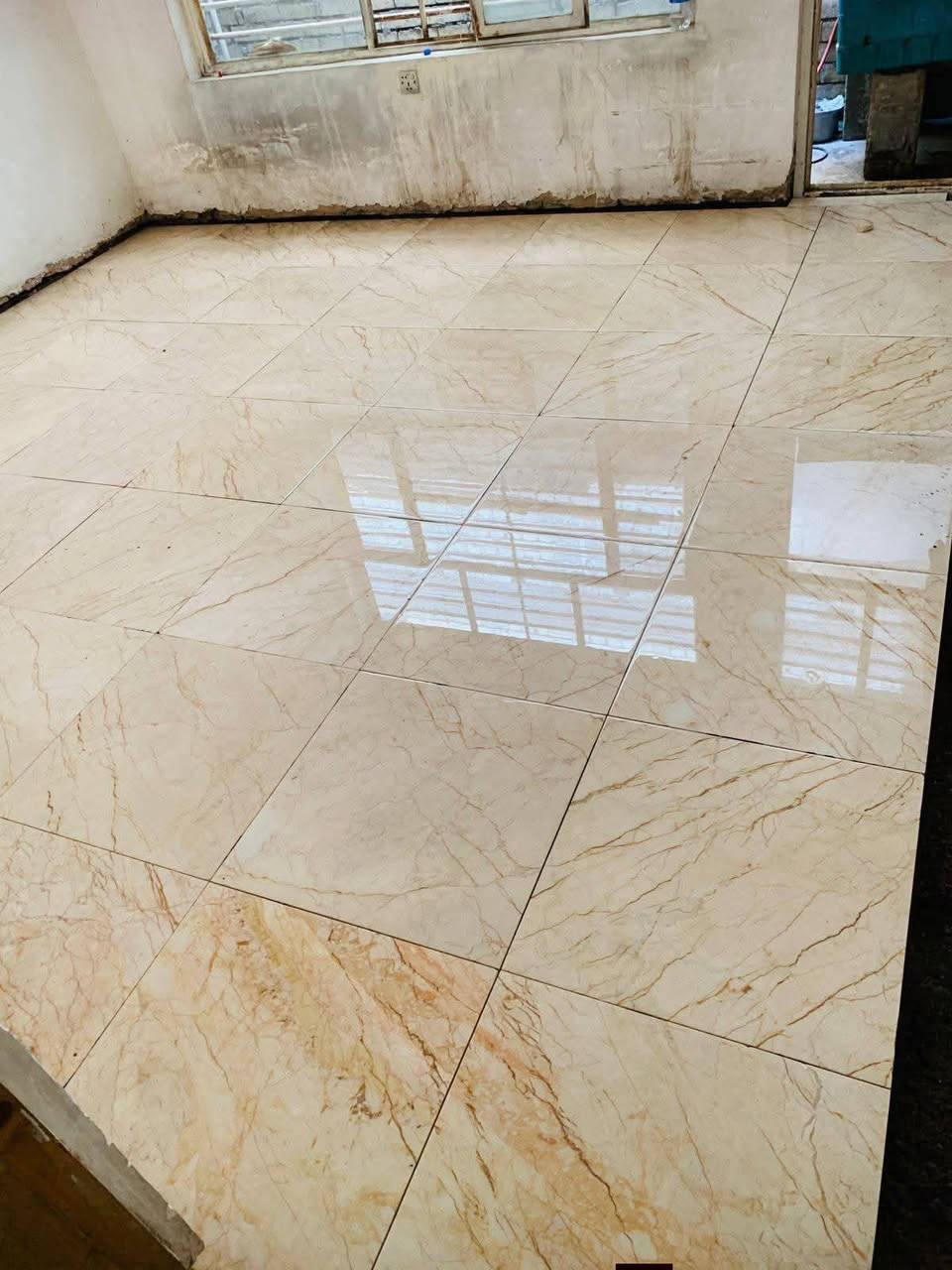 عمل وشغل السيراميك واالارضيات والمرمر وبايات الدرج نتمنى ان تنال اعجابكم .
بغداد للتواصل رقم الهاتف ***********
