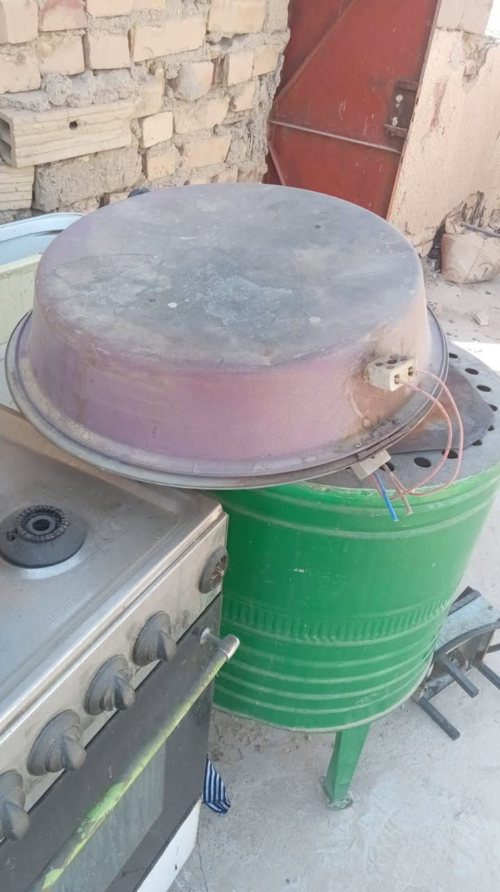 طباخ بس غسل عوزه شغال ب٥٠تنور ب١٥ تنور غاز ب٣٠ كلهن شغالات بس تنظيف عوزهن تاركتهن صار فتره شراي هذا رقم ***********
