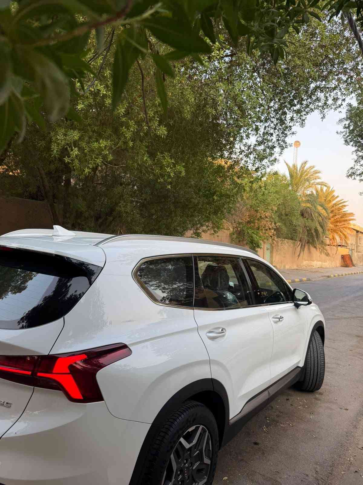 للبيع فقط 
بعدها بحاله الوكاله تجي وتشوف بعينك واحلى من الصور 

هيونداي سانتافي موديل 2024 خليجي

ماشية 24 الف كم حقيقي وبشرط الفحص

المواصفات:

محرك 6 سلندر 

استهلاك الوقود بنزين عادي 

قمارة حديد

ويل كبير مع كب كروم

بصمة أبواب

تشغيل عن بعد

صندوق خلفي كهربائي

يدات نيكل

حساس مطر

كراسي كهرباء

كشنات خلفية كهرباء

هاند بريك كهربائي

نظام أوتو هولد

شاشة كبيرة

أبل كار بلاي

نظام ملاحة

كاميرا دوارة

حساسات أمامية وخلفية

لايت زينون

باك لايت LED

تبريد شاشة

مناخ منفصل

تبريد 3 قطع

إشارات بالمرايا

مرايا شفط

بردات أبواب خلفية

بردة صندوق

تحكم مقود من الجهتين

شفتات ستيرن

درايف مود

مانع انحدار

مانع انزلاق

داخل كاربون فايبر

7 راكب

رقم جديد وسنوية لغاية 2028

للإستفسار اتصال أو واتساب : ***********

السعر 275
