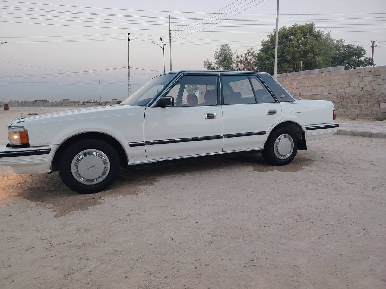 السلام عليكم للبيع سوبر  85 بلاديه  محرك وكير بلادي مكفولات  كير عادي   لاصبغ ولاخياس ولاتبديل تبريد ثلج تخم تاير حداديه جديده مابيهاا نقص اي شي  السعر 65$ وبيهاا مجال  مكانهاا الانبار فلوجه  اي استفسار ***********
