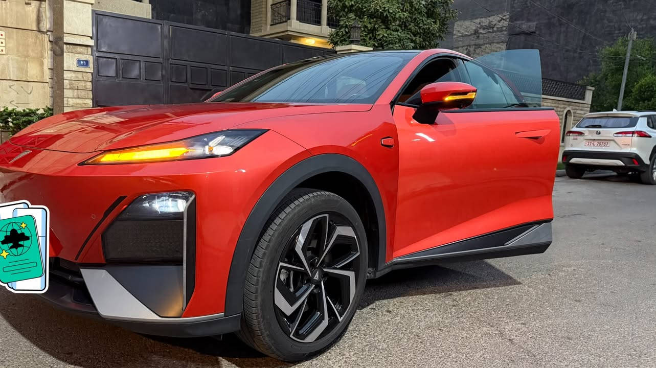 🚗 ديبال S07 موديل 2026 مكفوله من كلشي ماشيه 23  الاف
🔹 المواصفات
نوع السيارة: SUV كهربائية / هايبرد مدى ممتد
القوة: 215 – 272 حصان
العزم: 320 نيوتن متر
نظام الدفع: خلفي (RWD)
ناقل الحركة: أوتوماتيك (سرعة واحدة)
عدد الركاب: 5
🔹 التجهيزات
شاشة 15.6 إنج دوارة
نظام صوتي Sony (14 سماعة)
Apple CarPlay و Android Auto لاسلكي
شاحن لاسلكي
سقف بانوراما
عرض معلومات على الزجاج (HUD)
إضاءة داخلية محيطية
مقاعد كهربائية (تدفئة + تبريد + مساج)
تكييف أوتوماتيك مزدوج + فلتر هواء
باب خلفي كهربائي
مرايا كهربائية + طي تلقائي
زجاج عازل للصوت
🔹 الأمان
مثبت سرعة ذكي
فرملة طوارئ
نظام الحفاظ على المسار
مراقبة النقطة العمياء
كاميرات 360 درجة
حساسات أمامية وخلفية
نظام قيادة شبه ذاتي
🔹 الضمان
ضمان يصل إلى 10 سنوات
💰 السعر: 31مليون (قابل للتفاوض البسيط)
📞 للاستفسار: ***********
