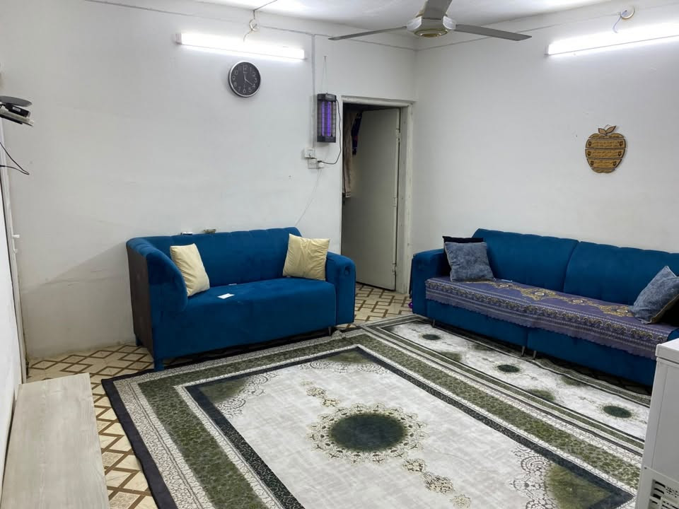 دار زراعي للبيع في الكوفة السهلة / شارع الزوار / شارع السادة البوذبحك
المساحة 100 متر طابق واحد بناء بلوك سقف عگادة جاهز للسكن
غرفة وصالة كبيرة ومطبخ وصحيات وحديقة كبيرة 
ارضية البيت سيراميك خط مولدة خط انترنت ضوئي بناء نظيف  
للاستفسار ***********
