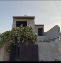 دار للبيع 🏘🏠🏠 بيت 100 م طابقين  ، سعره 36 مليون وقابل للتفاوض .  • الط...