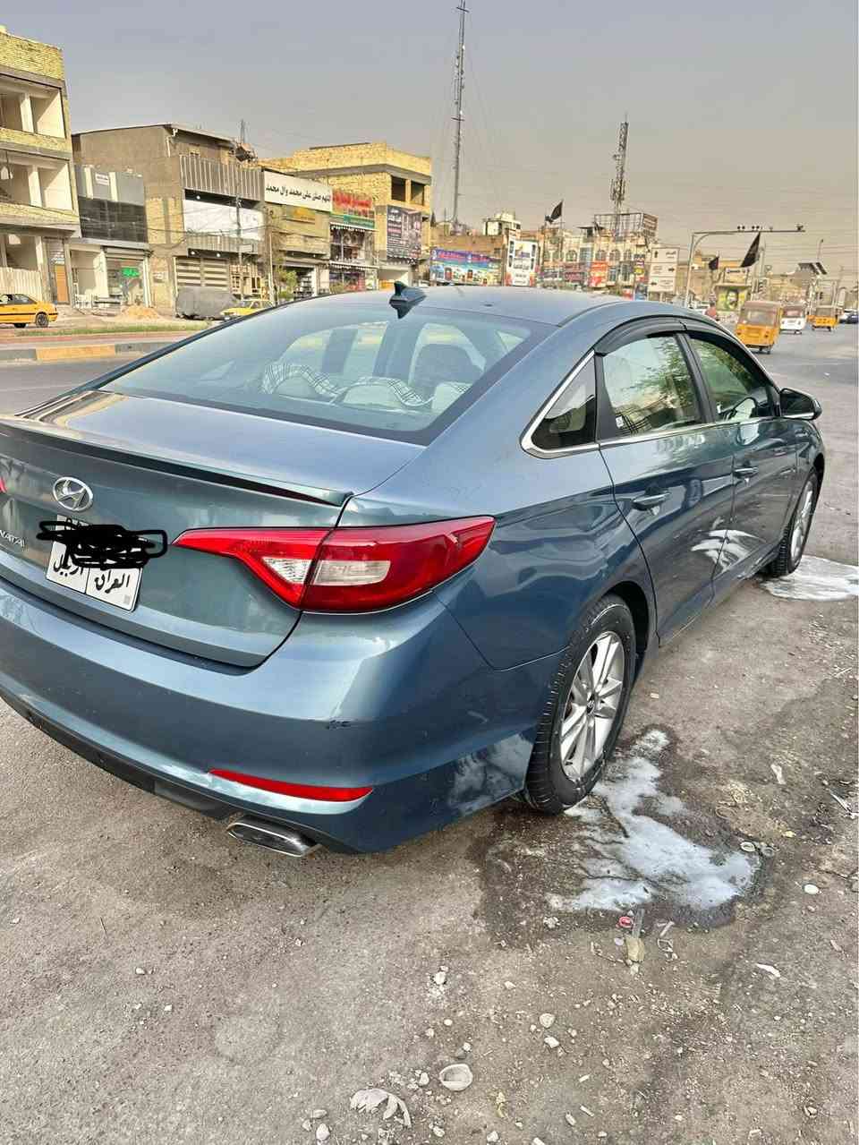 السلام عليكم لبيع سوناتا موديل ٢٠١٧  / وارد امريكي الجاملغ الامامي الايمن مصبوغ بدون ايرباك سيارة جديدة وجاهزه كير مكينه وحداده وتبريد اي ستفسار الاتصال ( ***********) غير متواجد على الفيس ملاحضه السيارة لبيع فقط اعتذر من المراوس( سعر البيع ١١٥ ) مكان السيارة بغداد البلديات بغداد, العراق
