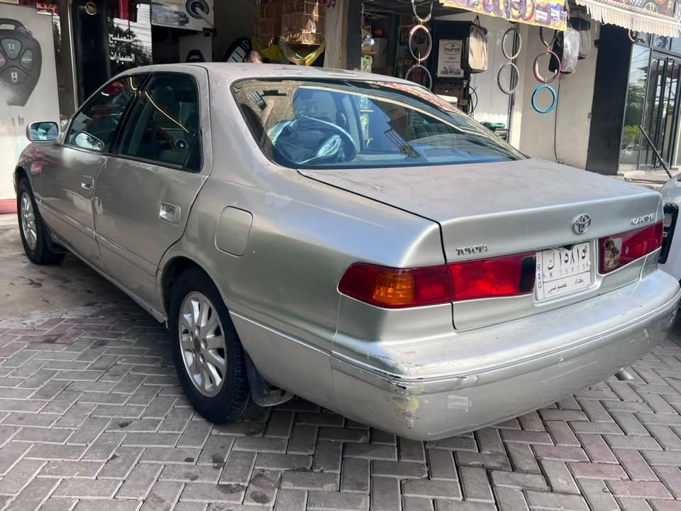 السلام عليكم 
للبيع كامري موديل 2000
تبريد ثلج السياره خير من الله
السعر ٦٧ وبيهة مجال قليل 
***********
