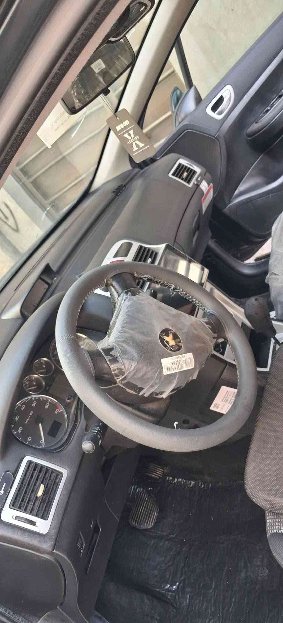 بيجو ٣٠٧ • ٢٠٠٦ • ٢١٨ الف كم