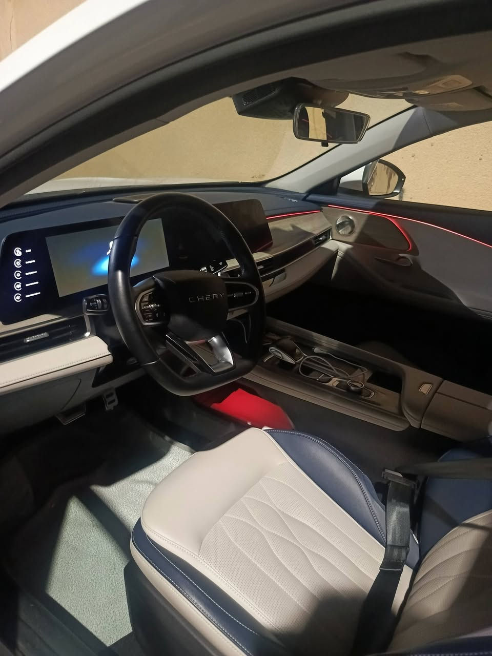 ااريزو 8 كفاله عامه ماشيه 10,000تالاف زيرو السياره لون ابيض فول موصفات 1600تيربو سعر 185 
رقمي ***********
