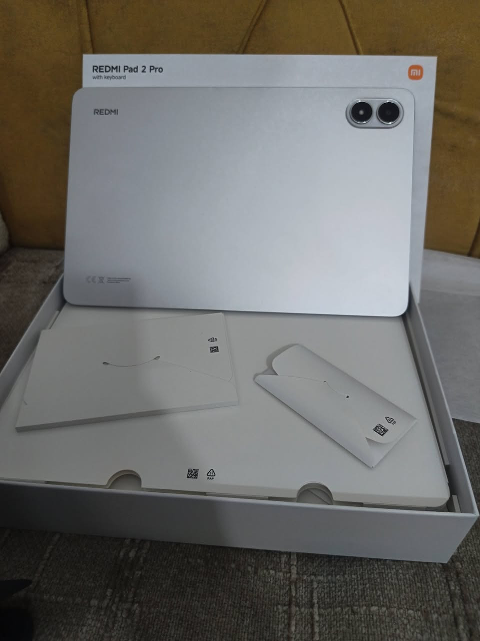 REDMI Pad 2 Pro
الاسم: Redmi Pad 2 Pro
الرام: 8GB LPDDR4X
التخزين: 256GB UFS 2.2
البطارية
بطارية ضخمة 12,000mAh، وتدعم شحنًا سريعًا 33W
الكيبورد
عملي جدًا للكتابة، المقالات، الملاحظات، الدراسة والعمل
التاب جديد صار شهر من اشتريته الله شاهد بعده جديد حته شاحنه مفاتحها ومستخدمه قليل لان مخلصها بالشغل الجهاز بعده نظيف وكلشي مابي 
السعر 480 وبي مجال حگ الجيه 
الرقم ***********

نص مكتوب في الصور:
- REDMI Pad 2 Pro with keyboard