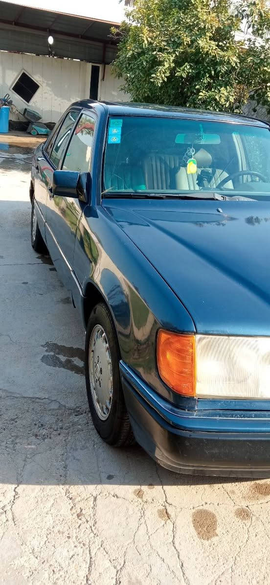 السلام عليكم مارسدس دب موديل ٨٩ سيارة قواعد بلادية مكينة ديفور تبريد شغال وي السويج كير اكسل تخم تاير فتحة بلسكف بجم ٩١ محدث السعر ٦٠ وبي مجال 
العنوان حله 
تحويل مباشرـ وهزه صار ٢٠ يوم
الرقم ***********
