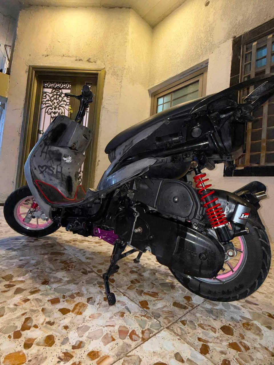 سلام عليكم قجمه للبيع 650 وبيه مجال الدراجه مزوده من طول لطول سلف وكلشي شغال رقمي ***********
