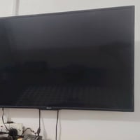 شاشة ٤٣ • تدعم انترنت • مع ستلايت