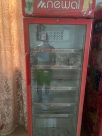 عندي حافظه نظيفه جدا وسعرها مناسب 07801315223اتصل