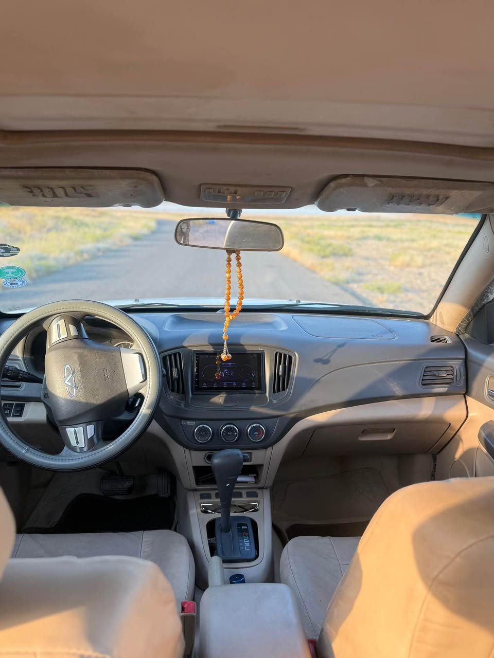 سەیارەی E5 مۆدیل ٢٠١٤  گێر و مەکینە بە شەرت چوار تایەی تازەی لەسەرە  سەنەوی تازەیە تا ٢٠٣٠  کۆبۆنی بەنزینشی هەیە یەک دەرگا و جاملغێکی هەیە بۆ نرخ پەیوەندی بکەن 
*********** Singapore
