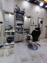 اغراض محل حلاقة للبيع الغراض نضيفات المكان البراكية شارع المطار  للأست...