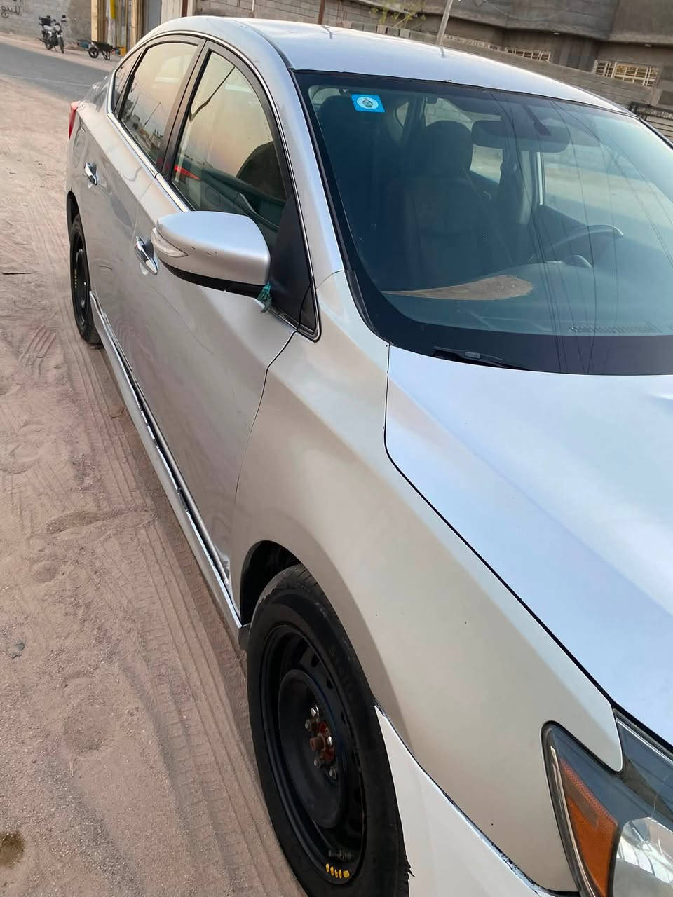نيسان سنترا مديل 16وارد امريكي بصره باسمي تنتهي ب29
 محرك وكير وحداديه وتبريد جاهزات والبدي شوف العين  السعر 80
وبيهه مجال قليل مكاني بصره كرمه علي ***********
