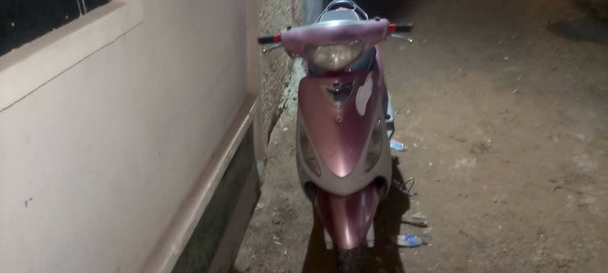 س ع دراجه 120ماكس هندر واحد سلف شغال بس يرادله شخاطه مكينه كلش نظيفه تايرات جديده قفل ستيرن لايت عالي ناصي *********** واتساب *********** مكان شرطه الخامسه سعر 400 بيه مجال
