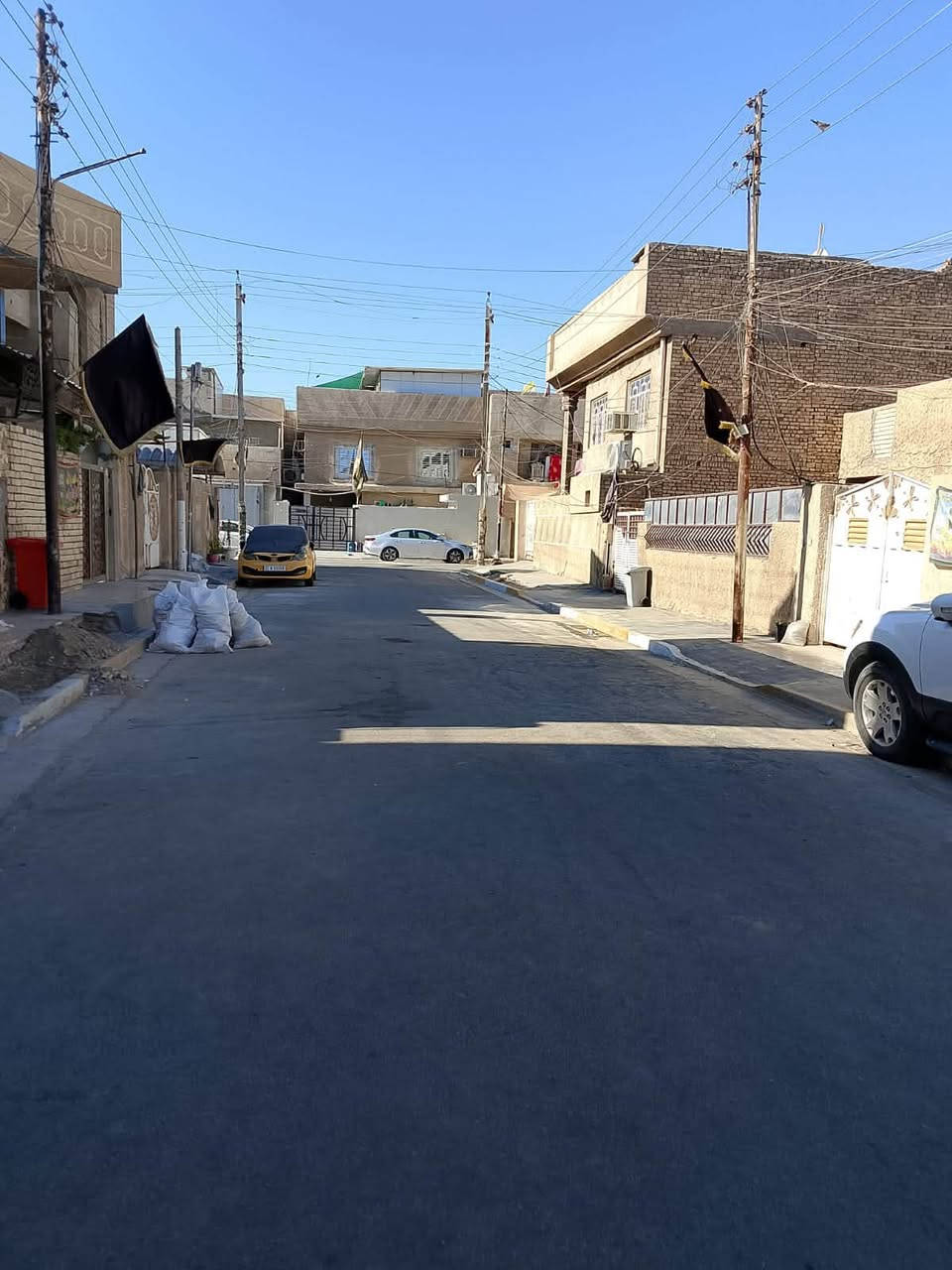 يباع كامل او ٨٠ م منه 
بيت في الغزاليه شارع الضغط 
شارع المستوصف 
***********
