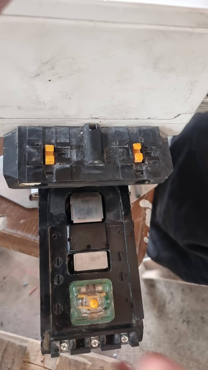 ٢ شغال • ١ معطل • ٣ قطع