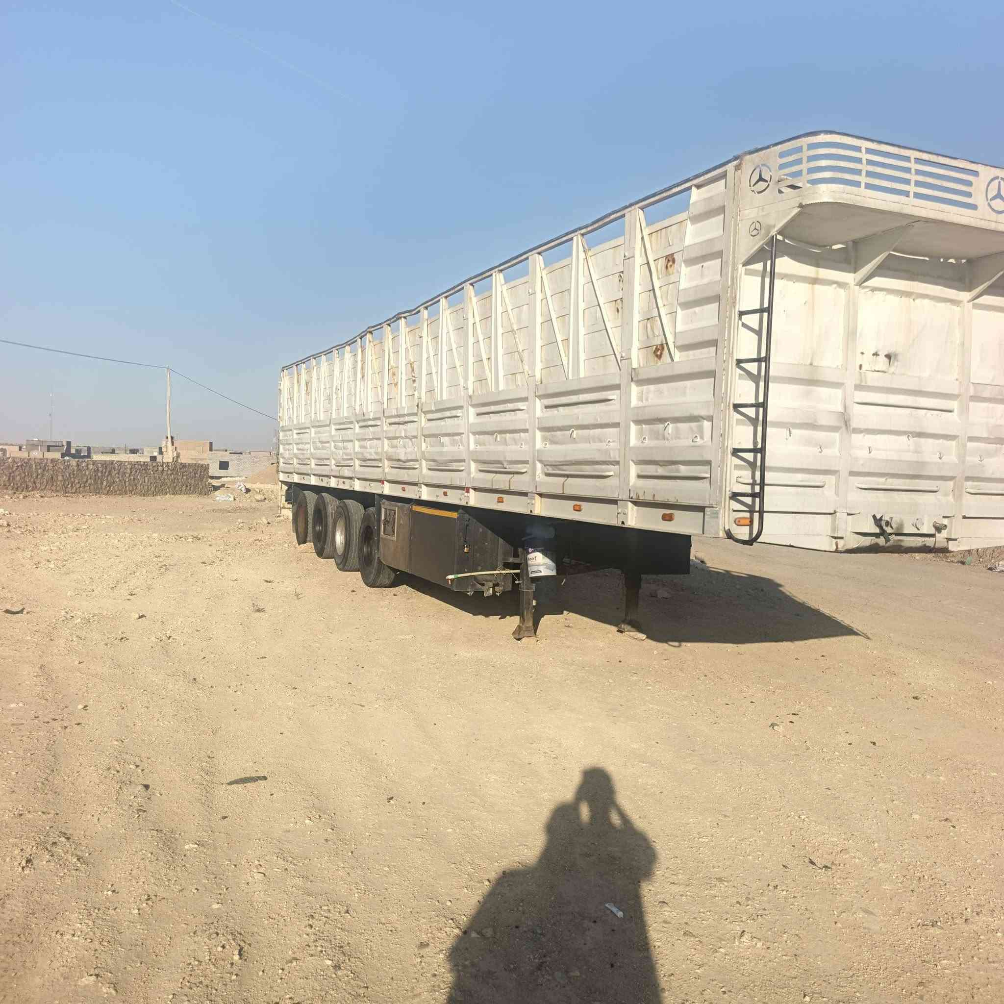 سلام عليكم عربانه لبيع
 حداديه شاصي 14 حداديه 4دناكير كلهن 14 صيني ابو الحاسبه  طول 13و70 ارتفاع الجناب مترين 2 
رقم ***********
مكان الانبار القائم
