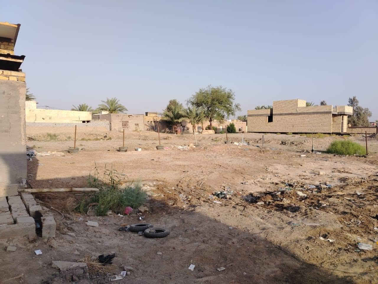 السلام عليكم 
قطعة ارض للبيع المساحه 650متر مربع على شارعين شارع 10 و الثاني 8 
المكان الكفل \المغيضبيه او المعامل تبعد عن شارع حله نجف 100 متر
و ترهم نصف المساحه حسب التفاق 
السعر 45 مليون 
للأستفسار ***********
