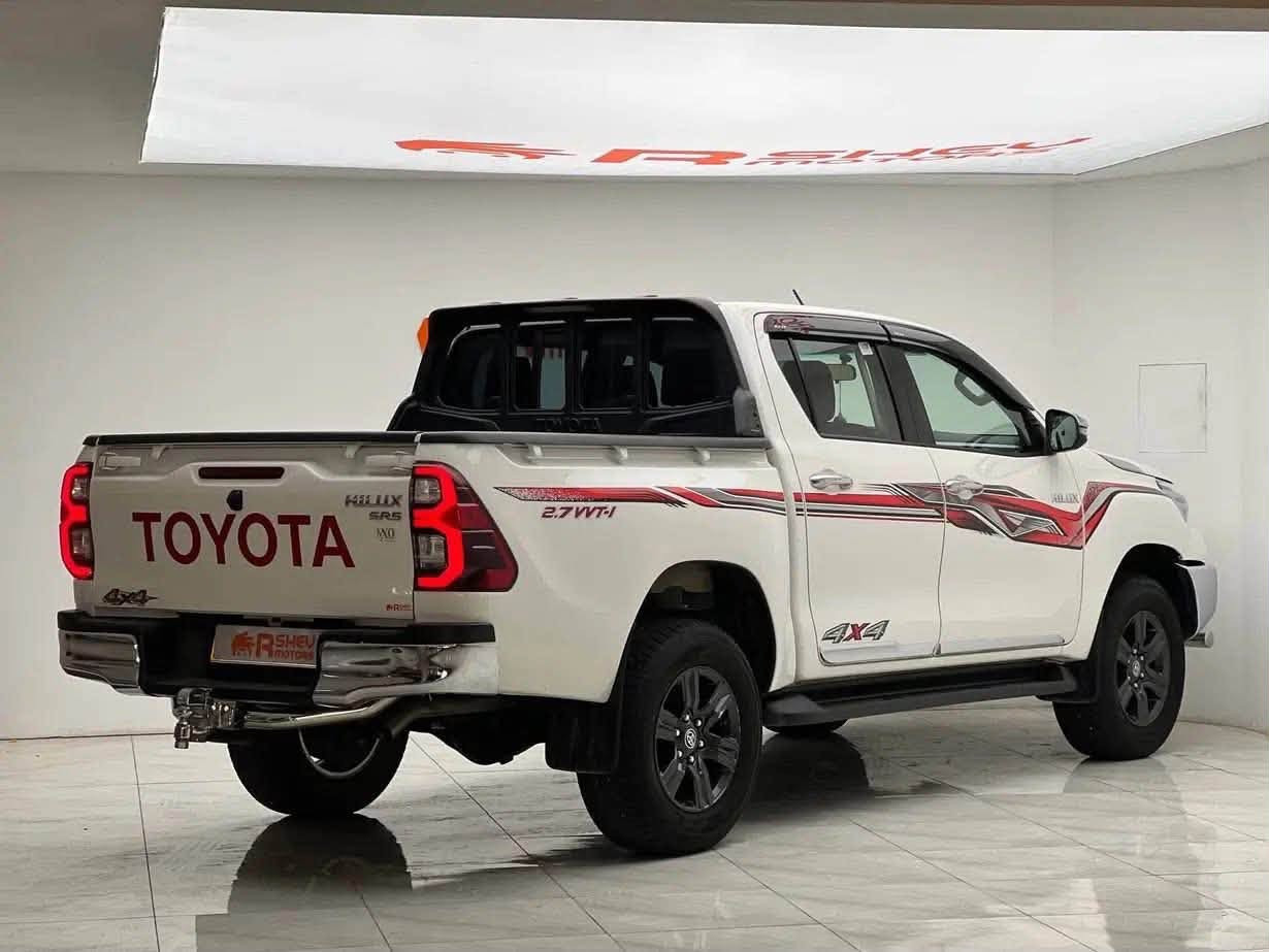 هايلوكس 4×4
موديل 2025
ماشي 11الف  زيرو  
رقم كربلاء 
مكفول كفالة عامة
كشنات مقلفه جلد 
كاعيات حوضيه
درع امامي درع خلفي
للأتصال ***********
