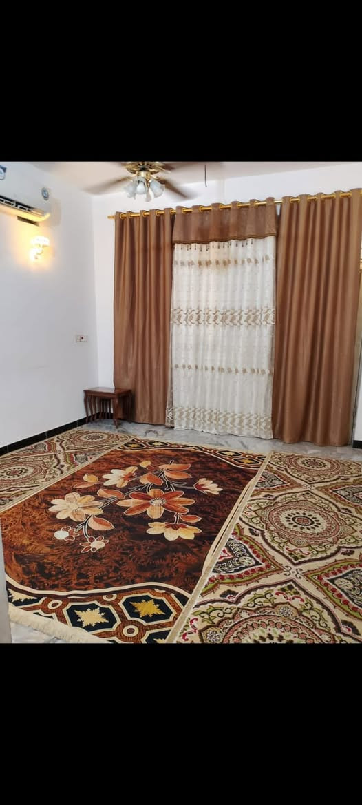 السلام عليكم 
بيت للبيع في حي البساتين (شارع احمد الوائلي ) ‼️
المساحه ٧٥ متر (واجه ٥- نزال ١٠) موقع كلش حلو ‼️
يحتوي على ٣ غرف نوم وحمامين وصاله ومطبخ 
للاستفسار والطلب (***********) متوفر واتساب 
السعر ١٤٠ مليون

نص مكتوب في الصور:
- بغداد الراشدية ١٤ تشرين الثاني ٢٠٢٣ في ٦:٥٣ ص
- ١٦ نيسان ٢٠٢٤ ١١:٣٥ م