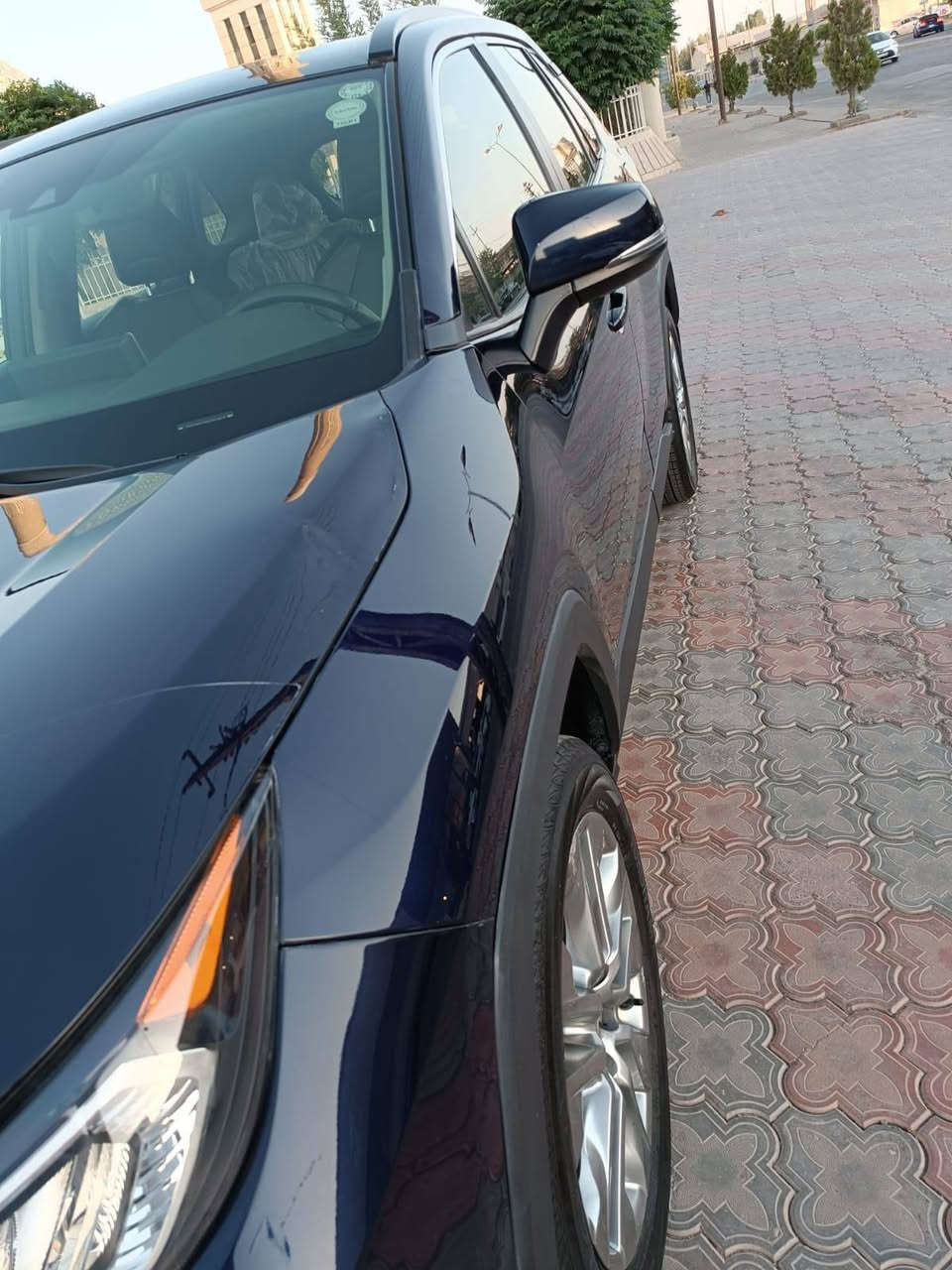 تويوتا راف فور
السعر ١٧٥ ورقه  
2021 
فول مواصفات  1/1
" بريميوم "
فورويل 
4 × 4. ... AWD                   دفع رباعي
- تحكم ستيرن فول 
الابواب دخول ذكي 
- فتحة "سلايد روف"
- الكشنات جلد اسود  
- كشنات خزن 
- مقاعد كهرباء وتدفئة
- ستيرن تدفئة
- شاشة كبيرة  
- رادار تحديد المسار 
- رادار بريك مفاجئ
 - قيادة آلية 
 -  التوقف الذاتي
-  نضام الكروز يعمل مع                   القيادة الاليه تمامآ 
- كامرة خلفية 
- اشارة و حساس بالمري 
- تبريد قطعتين امامي خلفي 
- اوتو الجام اربع ابواب 
- أوتو هولد بريك 
-  اوتو عالي + كشاف زنون  عالي ناصي 
- الجنطة كهرباء بصمة 
-  سايد بريك بصمة
- نظام الفرامل ABS
- حساس اطارات 
- نظام مانع إنزلاق
- شاشة اعطال ذكية
- ثلاث انضمه قياده eco-normal-sport 
-حجم المحرك 2500
-ماشي:89 الف مايل
ضرر :  جاملغ الخلفي الا ألايمن صبغ فقط .
تبديل البابي وجملغ  نفس اللون بدون صبغ من جهه السايق رقم الهاتف *********** للتواصل على الواتساب
