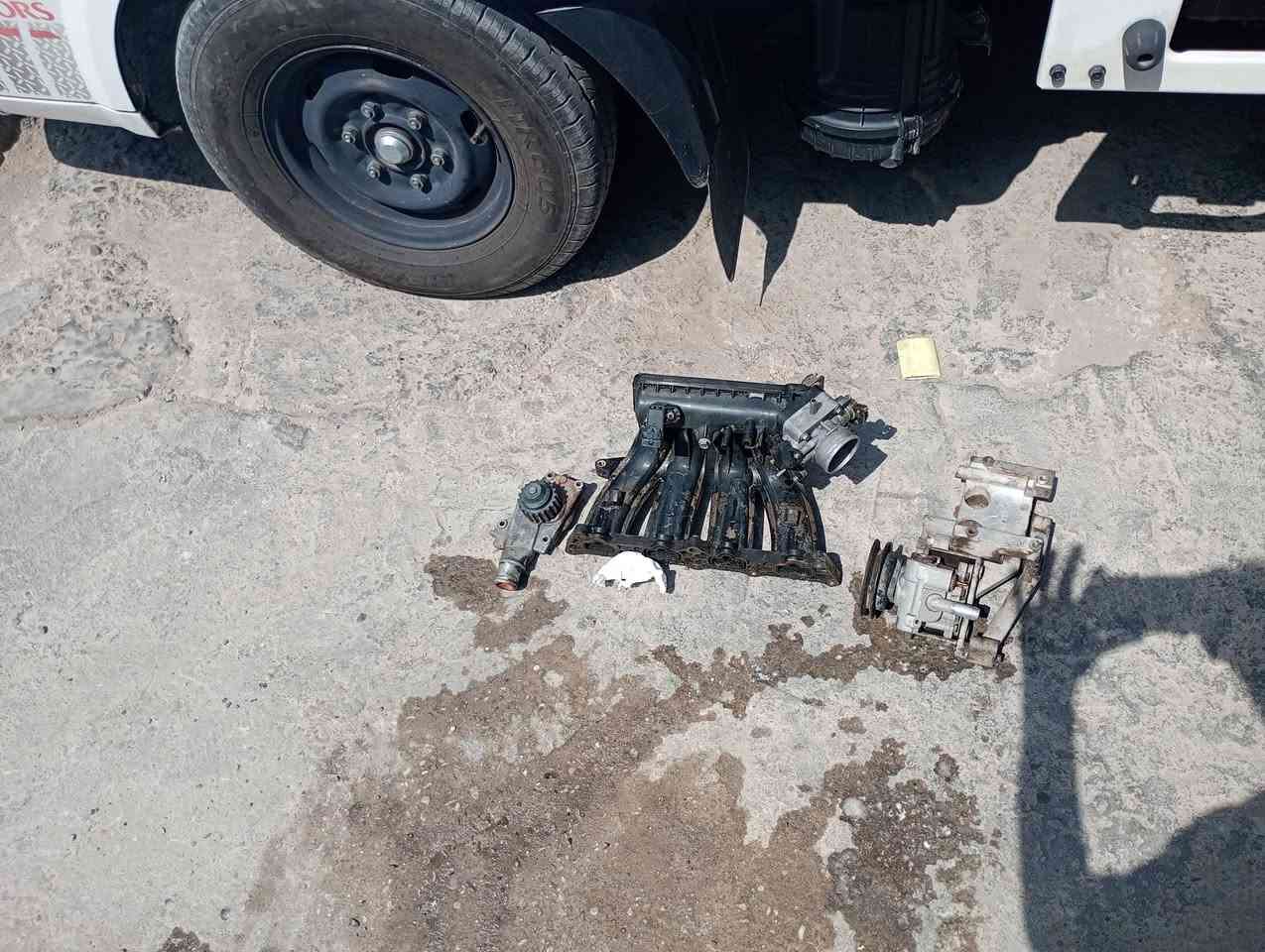 دكشن بارد هو والجويتر والحساسات كامل جدد شادهن 
واتر بم 
بور ستيرن جديد شاده 
كمبريسر تبريد شغال 💯💯 
السعر 100 الف 
رقمي ***********
